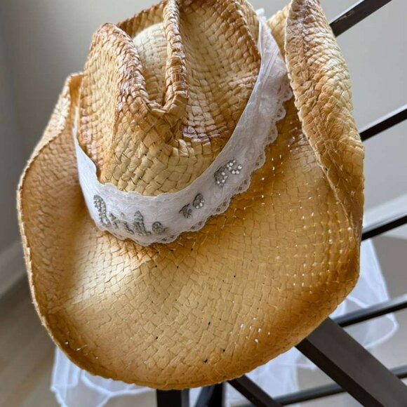 Cowgirl hat and veil Bride to be Wedding Western - Picture 2 of 3